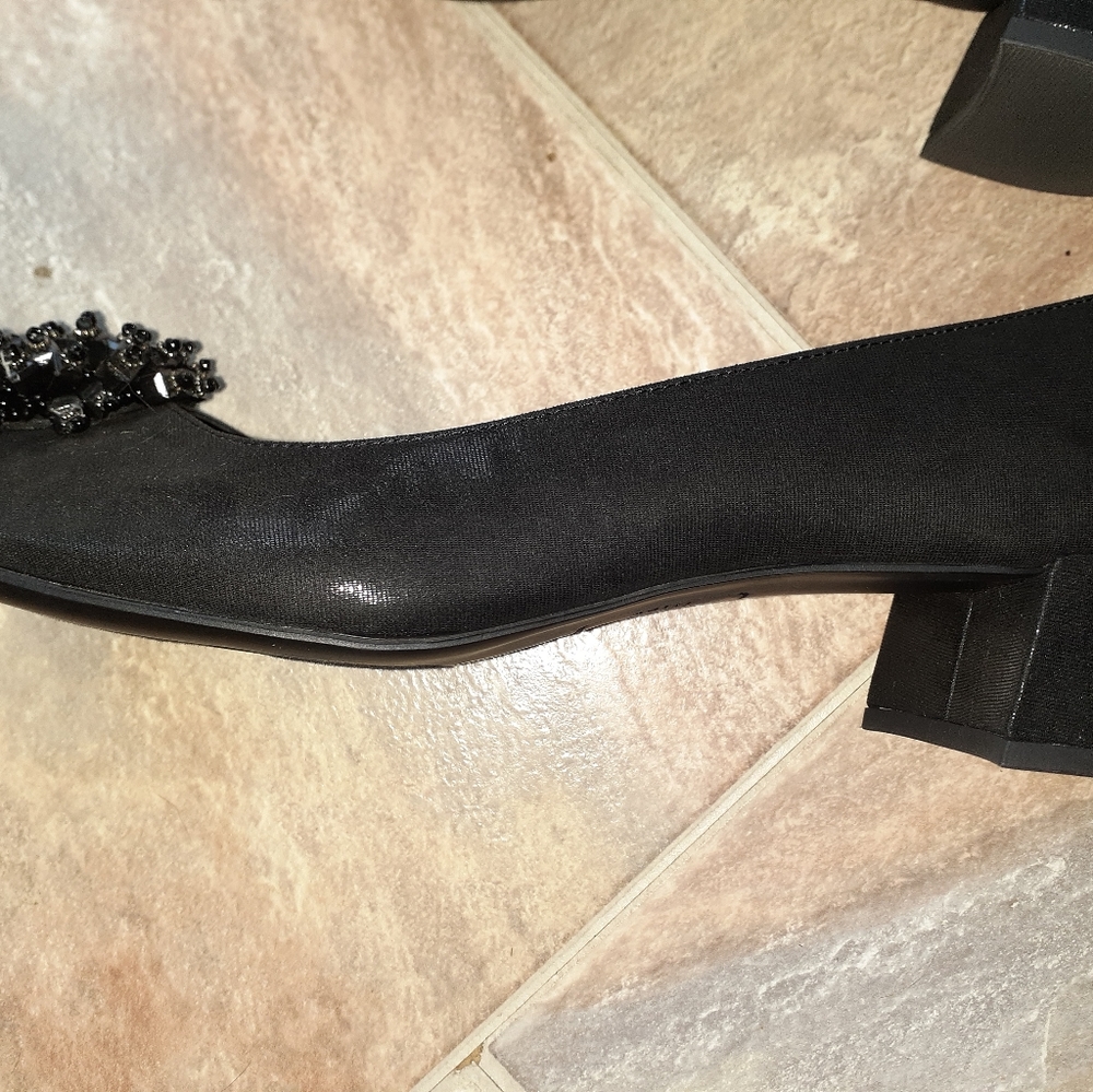Shoes - Picture 4 of 4